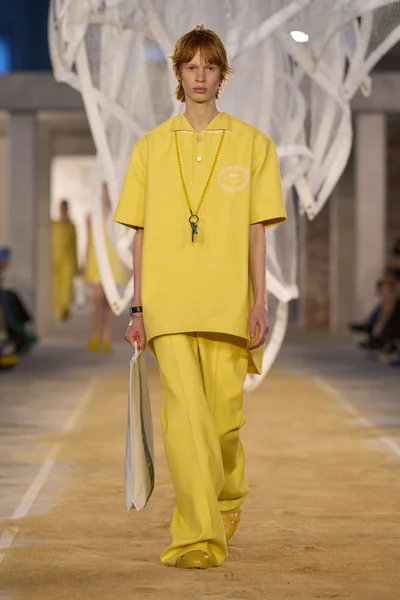 Look 8